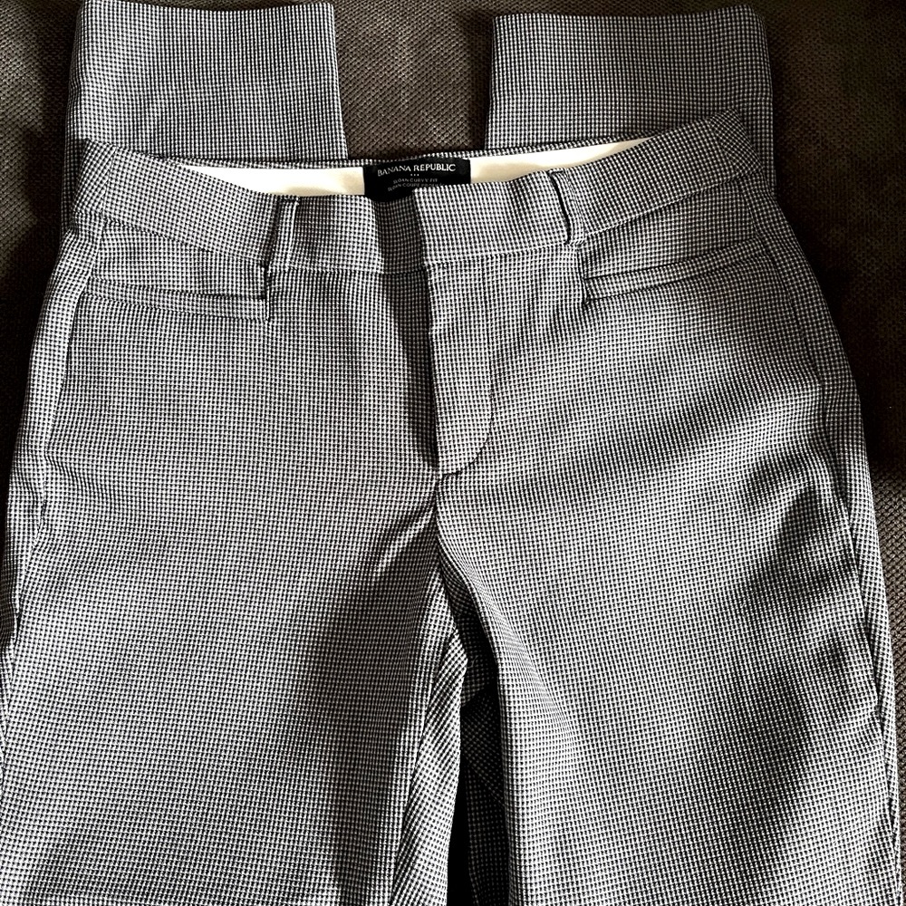 Banana Republic Houndstooth Women’s Curvy Sloan Pant. Like New.